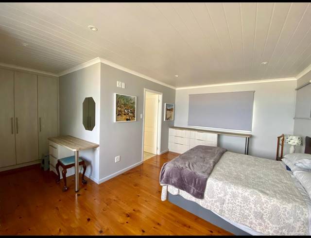 3 BEDROOM HOUSE TO LET IN OUTENIQUA STRAND